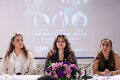 Cumhuriyet ve Kadın Hakları panelinde konuşmacılar